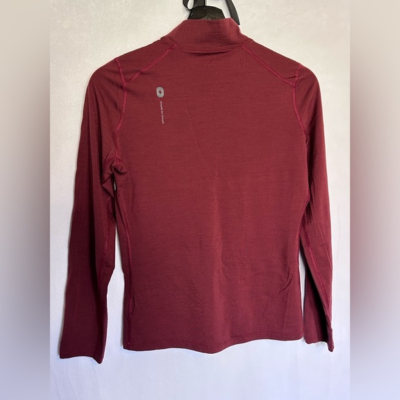 Figs Mock Neck Long Sleeve Wool Shirt in Berry Size Small - Picture 4 of 9